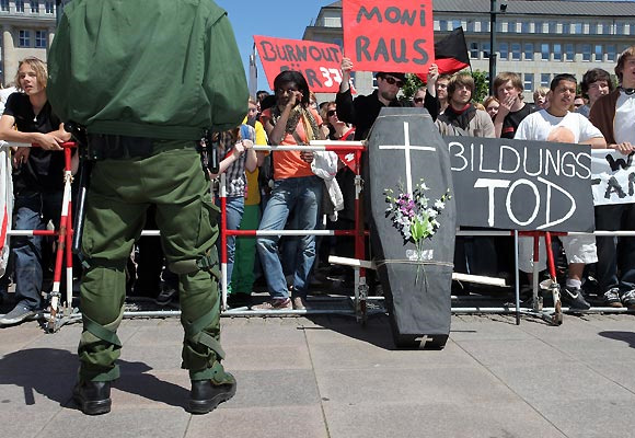 20 Students Protest Across Germany Against Education Reforms 