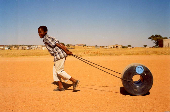 image5 pic on Design You Trust image5 Q Drum Water Transport... the Effectiveness of Simplicity