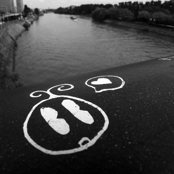 R0032175 pic on Design You Trust R0032175 Stickers in Paris