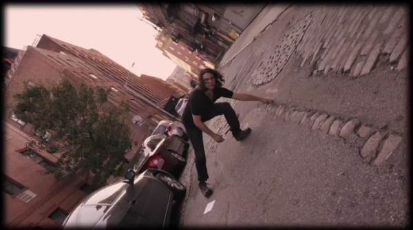 Apollo Run A Stop Motion 3 600x334 pic on Design You Trust Apollo Run A Stop Motion 3 600x334 A Stop Motion animation music video for “Stars”