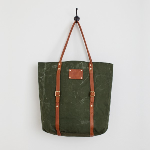 DM Fall 056 600x600 Reconstructed bags by Directional Motivation