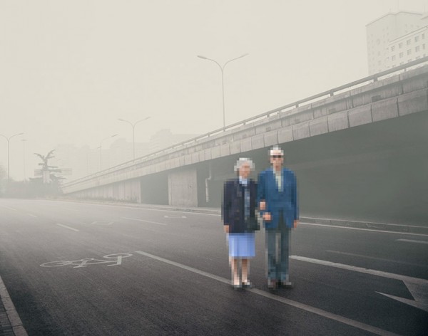 OFF Pixelated people 03 600x472 Pixelated people by Johan Rosenmunthe