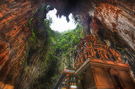 cav03 Viewing Majestic Caves through Camera Lens