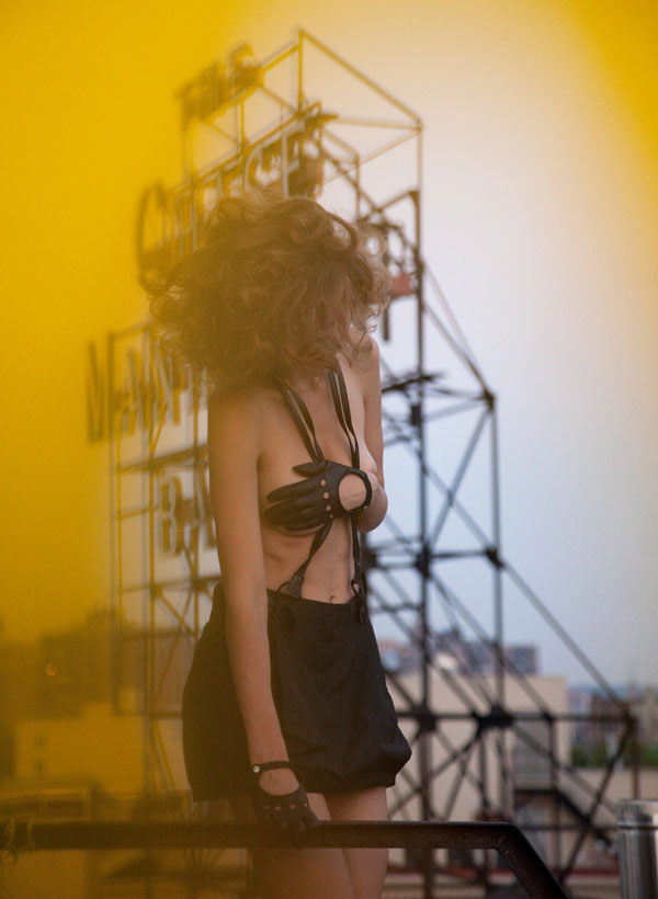 complot06 pic on Design You Trust complot06 Viktoria Damaronak by Andreas Ortner