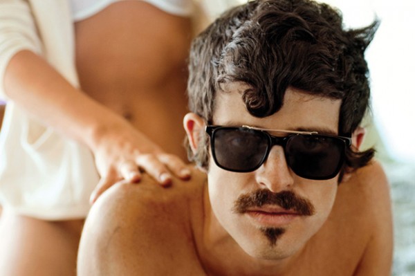 oliver peoples 2011 springsummer collection 2 600x399 Oliver Peoples SS11 Lookbook