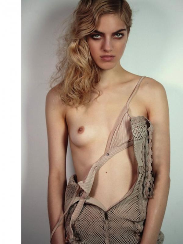Naomi Preizler by Eric Guillemain Naomi Preizler by Eric Guillemain