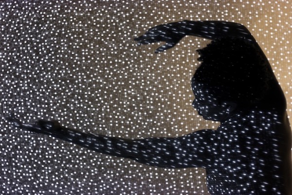 Audrey Penven 5 600x400 pic on Design You Trust Audrey Penven 5 600x400 Light Art Created Using Microsoft Kinect