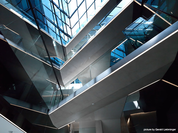 MP09 19.05.2010 A 494894 300dpi MP09 Black Panther Architecture