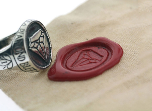 Ridiculous(ly awesome) rings: Gotham City on your pinky, anyone? » Design You Trust