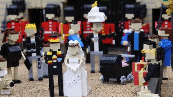 04 Le mariage du Prince Williams en LEGO 600x337 pic on Design You Trust 04 Le mariage du Prince Williams en LEGO 600x337 Prince Williams wedding on LEGO