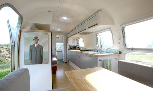 after2 Matthew Hofmann – Vintage Trailer into Living Space