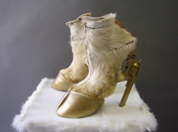mag 1301934524 pic on Design You Trust mag 1301934524 Animal shoes: hoofs are the new feet, darling!