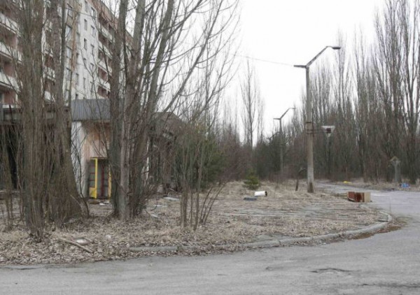 tchernobyl then and now 02 600x422 Chernobyl Then and Now