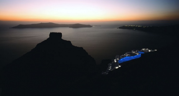 unnamed 9r23c9ftxs pic on Design You Trust unnamed 9r23c9ftxs The Luxurious and Serene Santorini Grace Hotel in Greece