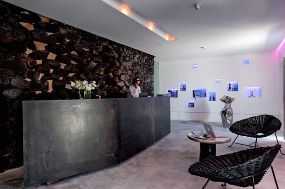 unnamed ff3oeea116 pic on Design You Trust unnamed ff3oeea116 The Luxurious and Serene Santorini Grace Hotel in Greece
