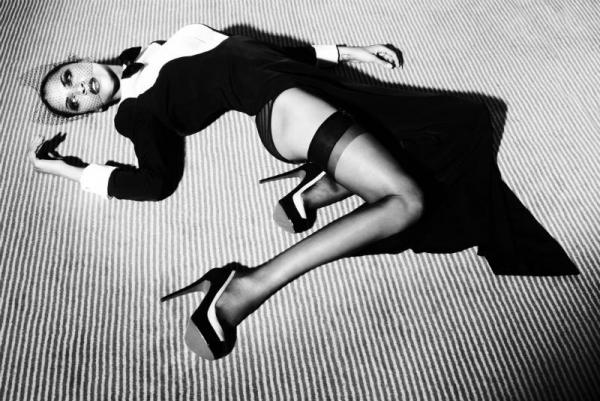  Noemie Lenoir by Sergi Pons