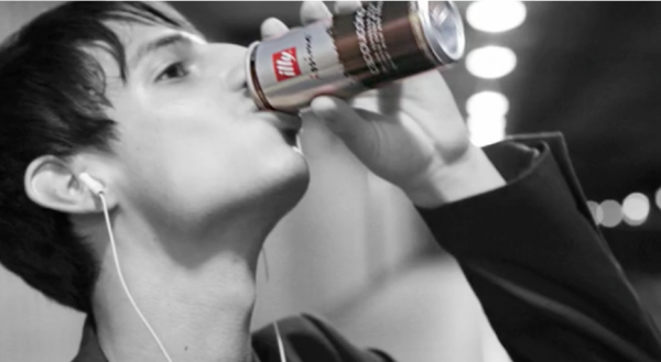 xvsm1 600x329 pic on Design You Trust xvsm1 600x329 Artistic Image Creates Living Art For A Busy World In A High Def Live Action Spot for illy Brand Coffee