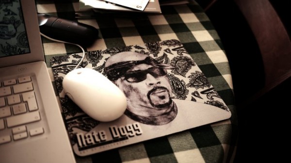 221993 185897114789195 130607073651533 412908 3869171 n 600x337 Nate Dogg Tribute {mouse pad}