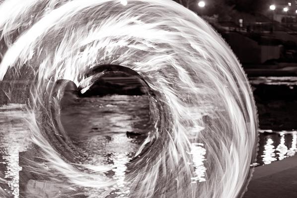 fire spinner 1 6wp1jahncc pic on Design You Trust fire spinner 1 6wp1jahncc Fire Spinner Photography