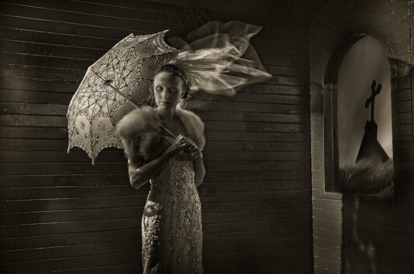 roccoancora2 600x398 Wedding Photography Inspired by Paintings and Film Noir