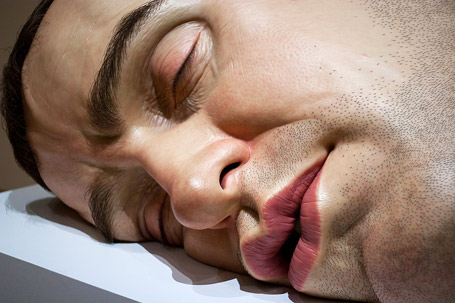 rs4b Hyper Realistic Sculptures by Ron Mueck