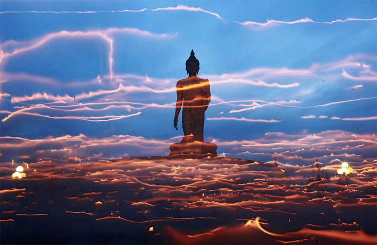 Light Trails Illuminate Buddha Statue in Bangkok During Festival 248 Light Trails Illuminate Buddha Statue in Bangkok During Festival