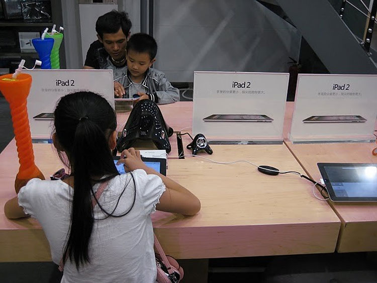 622 pic on Design You Trust 622 iFraud: Bogus Apple Store in China Fools Everyone, Even the Staff