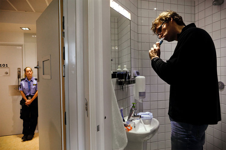 828 Prison in Norway. From Flat screen TVs to Jogging Trails, Heres Where Norways Mass Murderer Could End Up. 