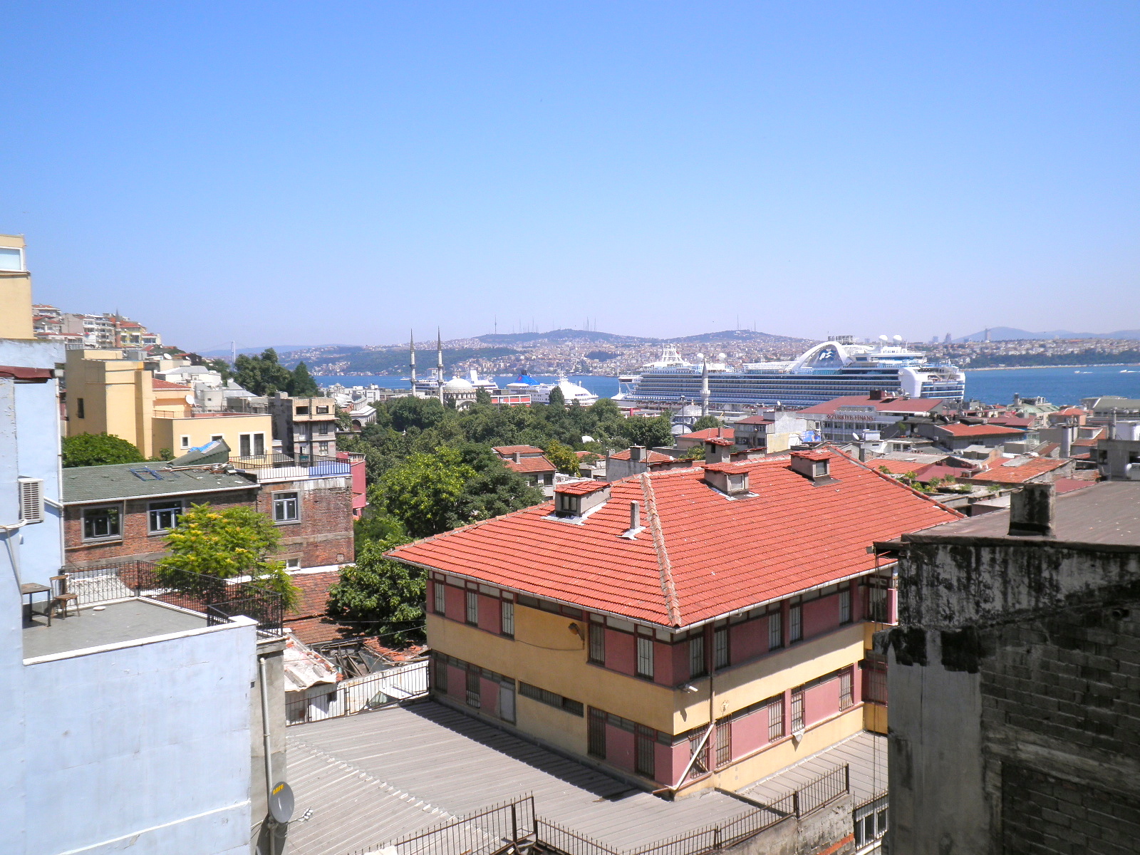 CasaGalata Roumelie Apartment 1.3 CASAGALATA STUDIOS & APARTS WITH GOLDEN HORN, BOSPHORUS & GALATA TOWER VIEW