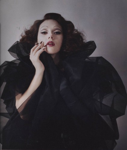 Scarlett Johansson by Tim Walker w2011 S1305962884898040 2 422x500 Scarlett Johansson plays pretend