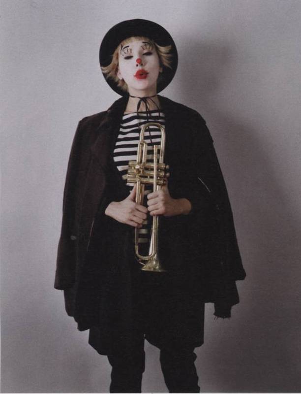 Scarlett Johansson by Tim Walker w2011 S1305962884898040 3 pic on Design You Trust Scarlett Johansson by Tim Walker w2011 S1305962884898040 3 Scarlett Johansson plays pretend