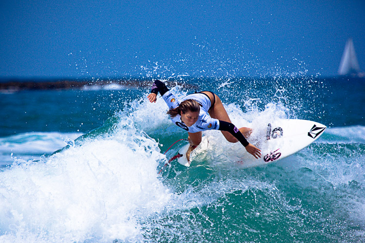 dyt IMG 0961 pic on Design You Trust dyt IMG 0961 saltwater Roxy Pro Biarritz