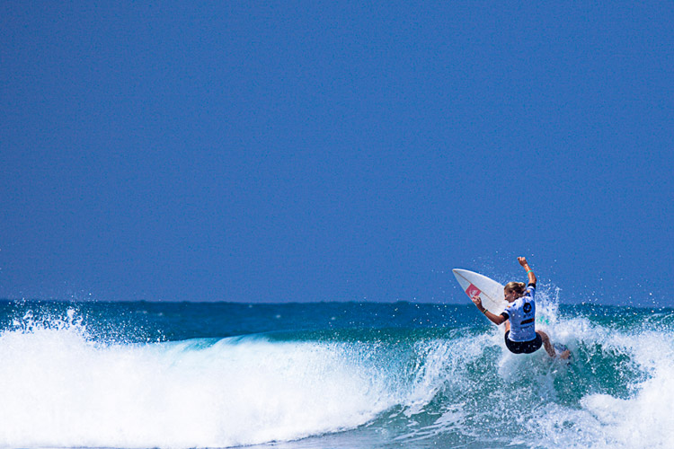 dyt IMG 1279 pic on Design You Trust dyt IMG 1279 saltwater Roxy Pro Biarritz