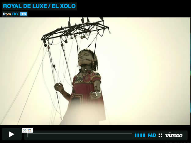 el xolo pic on Design You Trust el xolo Royal de luxe / El Xolo