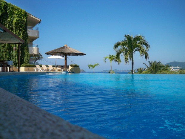 ip5c pic on Design You Trust ip5c 30 Incredible Infinity Pools