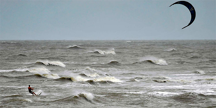 1032 US Braces for Hurricane Irene