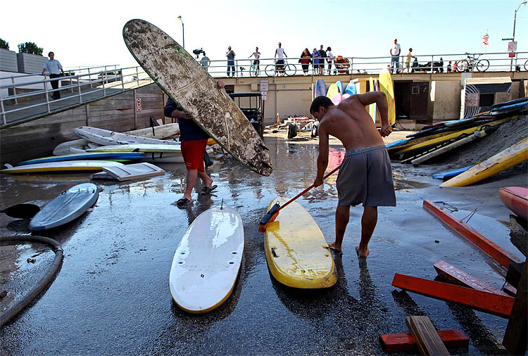 1620 US Braces for Hurricane Irene