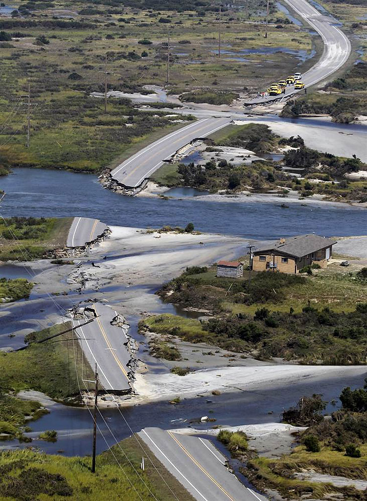 2215 US Braces for Hurricane Irene