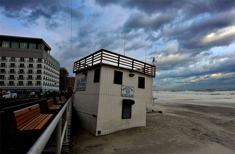 2313 US Braces for Hurricane Irene