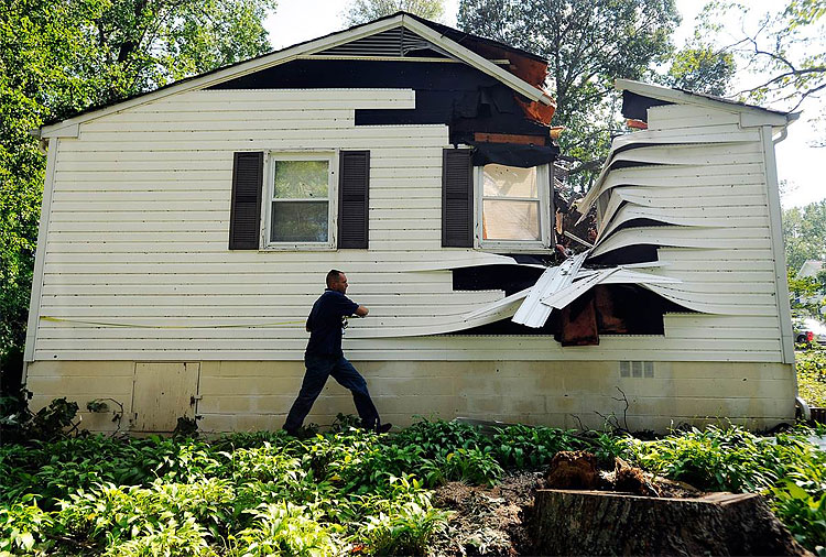 2415 US Braces for Hurricane Irene