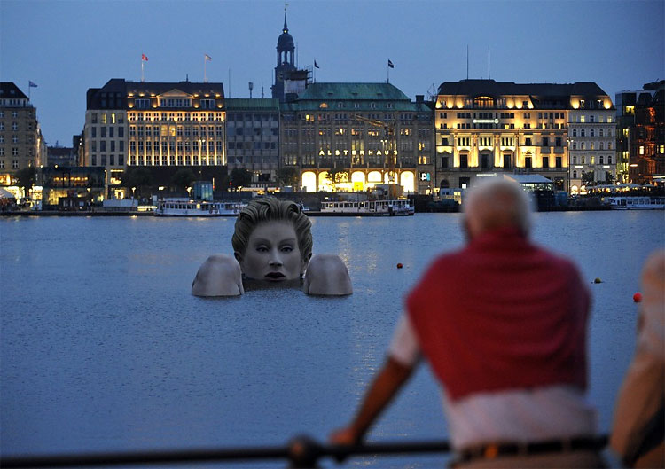 Giant Mermaid on the Alster River in Hamburg 28 Giant Mermaid on the Alster River in Hamburg