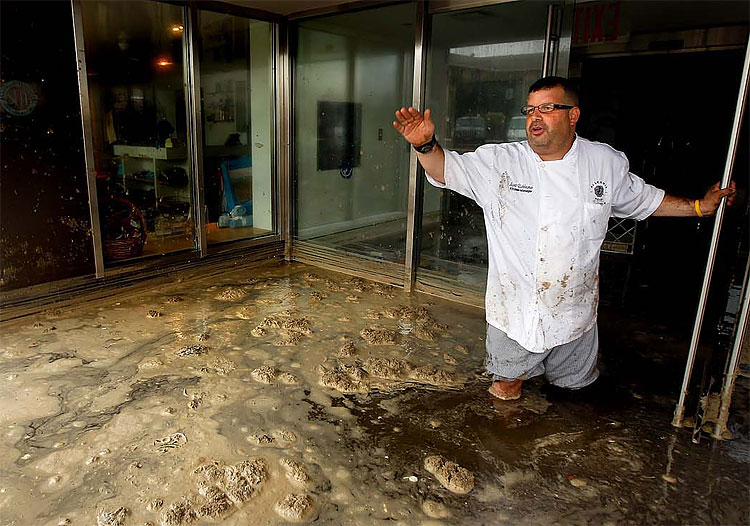 2811 US Braces for Hurricane Irene