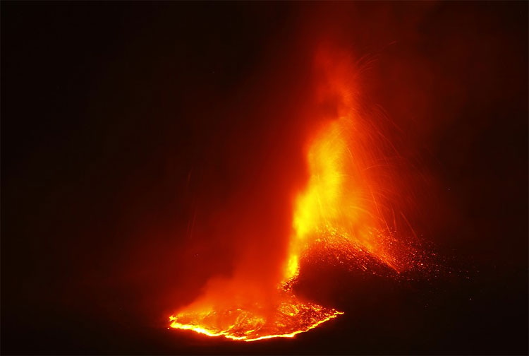 Mount Etna Spews Lava High into Sky in Italy 414 Mount Etna Spews Lava High into Sky in Italy