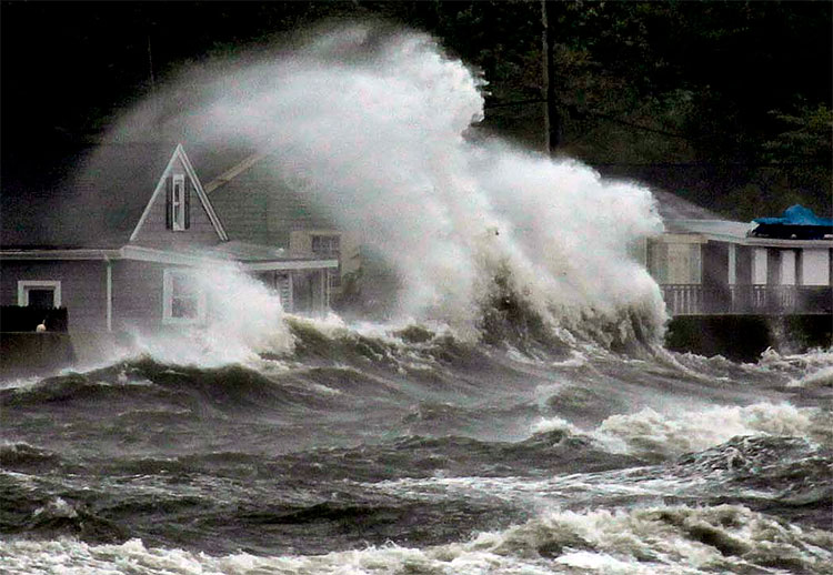 638 US Braces for Hurricane Irene