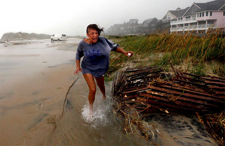 733 US Braces for Hurricane Irene
