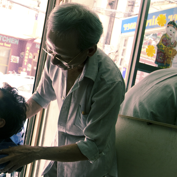 8ae9c5e268c93d3c5d278c3a34dfa563 pic on Design You Trust 8ae9c5e268c93d3c5d278c3a34dfa563 VIETNAMESE BARBER