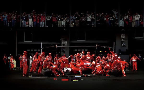 f1 boxenstopps andreas gursky pic on Design You Trust f1 boxenstopps andreas gursky “F1 Boxenstopps”