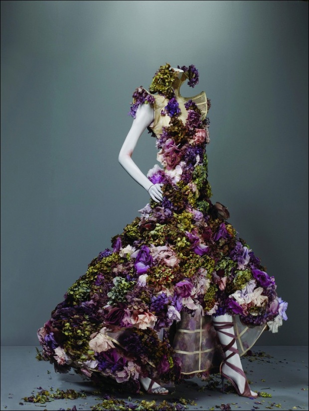 mq4a Savage Beauty by Alexander McQueen