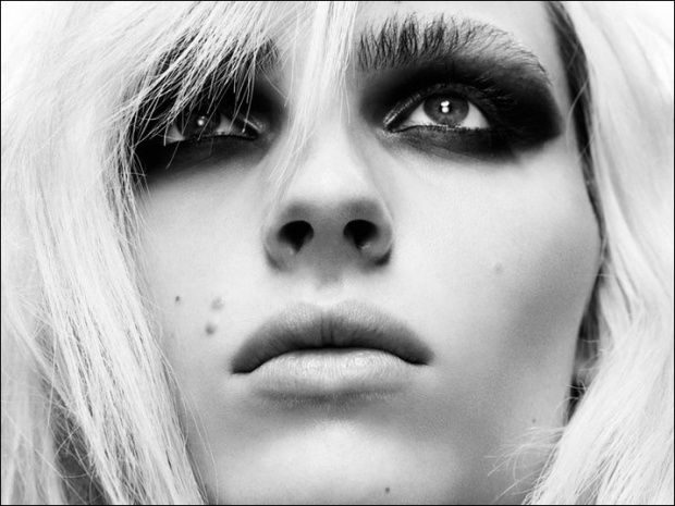 pp6c pic on Design You Trust pp6c Superb portraits of Andrej Pejic by Jez Smith