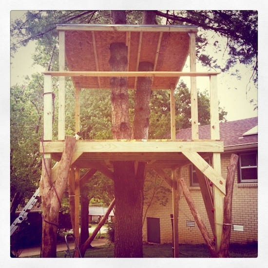 treehouse 02 Shaker Style Treehouse in Tennessee